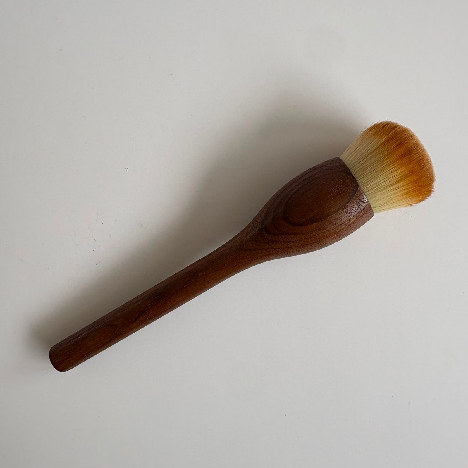 Brochas de maquillaje de madera